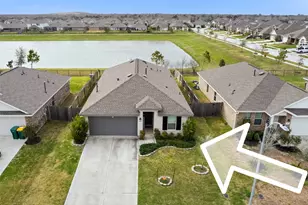 444 Maple Bnd Ln, La Marque, TX 77568 - Photo 1