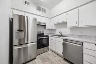 2100 Tanglewilde St, Houston, TX 77063 - Photo 7