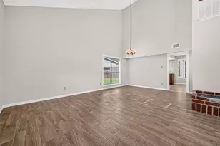 2215 Brook View Ln, Sugar Land, TX 77479 - Photo 9