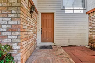 2215 Brook View Ln, Sugar Land, TX 77479 - Photo 7