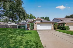 2215 Brook View Ln, Sugar Land, TX 77479 - Photo 3