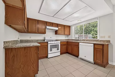 2215 Brook View Lane, Sugar Land, TX 77479 - Photo 19