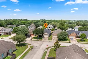 1055 Brigid Ct, Dickinson, TX 77539 - Photo 23