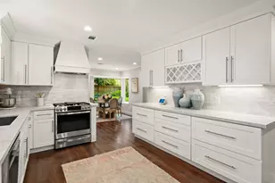 10822 Piping Rock Ln, Houston, TX 77042 - Photo 23