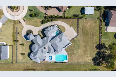 2 Little Sorrell Court, Tomball, TX 77377 - Photo 9