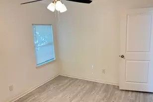 5217 Malmedy Rd, Houston, TX 77033 - Photo 17