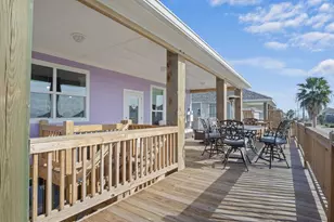 882 Townsend Dr, Crystal Beach, TX 77650 - Photo 5