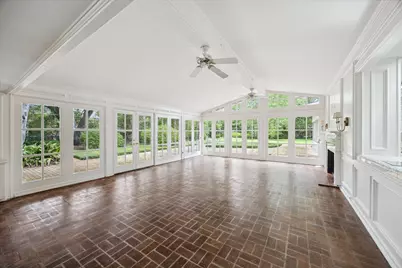 626 Rocky River Road, Houston, TX 77056 - Photo 9