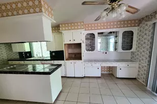 8420 Plantation Dr, Texas City, TX 77591 - Photo 9