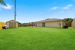 2819 Heritage Colony Dr, Webster, TX 77598 - Photo 15