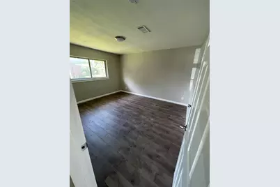 9902 Valley Sun Drive, Houston, TX 77078 - Photo 11