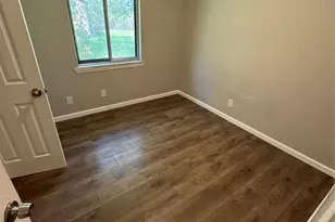 9902 Valley Sun Dr, Houston, TX 77078 - Photo 7