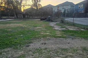 4615 Fulton St, Houston, TX 77009 - Photo 3