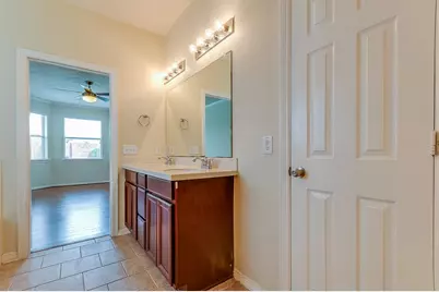 5007 Jade Cove Court, Sugar Land, TX 77479 - Photo 17