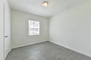 8229 Carolwood Dr, Houston, TX 77028 - Photo 19