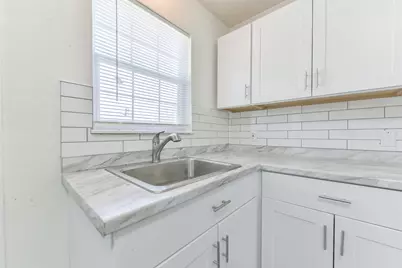 8229 Carolwood Drive, Houston, TX 77028 - Photo 11