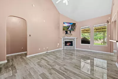 226 Persimmon Drive, Baytown, TX 77520 - Photo 7