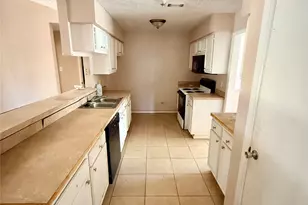 6212 Creekside Ln, League City, TX 77573 - Photo 5