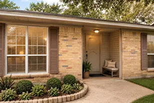212 N 8th St, Beasley, TX 77417 - Photo 3