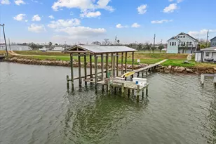 822 W 2nd St, Freeport, TX 77541 - Photo 3