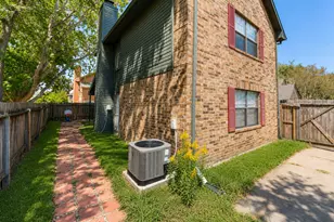 11 Regency Ln, Houston, TX 77088 - Photo 23