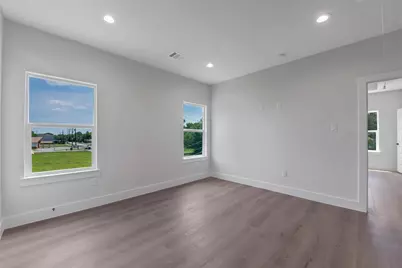 9309 Jutland Road, Houston, TX 77033 - Photo 17