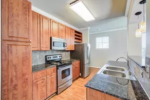 1711 Old Spanish Trl, Houston, TX 77054 - Photo 9