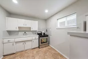 311 Hawthorne St, Houston, TX 77006 - Photo 5