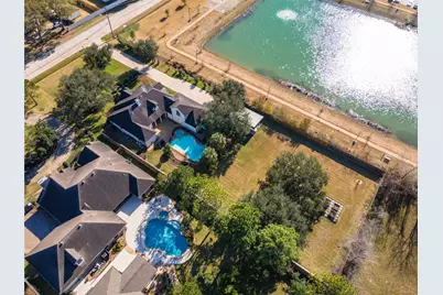 204 Leisure Lane, Friendswood, TX 77546 - Photo 3