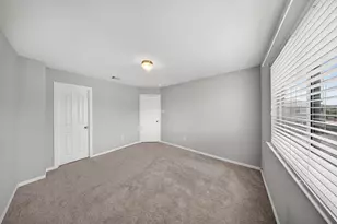 11515 Champions Green Dr, Houston, TX 77066 - Photo 17