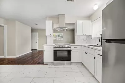 2222 20th Avenue N, Texas City, TX 77590 - Photo 9