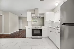2222 20th Ave N, Texas City, TX 77590 - Photo 9