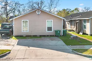 6002 Collingsworth St, Houston, TX 77026 - Photo 3