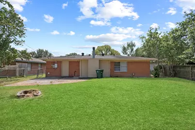 8410 Bob White Drive, Houston, TX 77074 - Photo 11