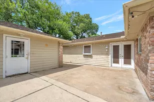 855 Silverpines Rd, Houston, TX 77062 - Photo 5
