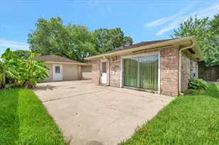 855 Silverpines Rd, Houston, TX 77062 - Photo 7