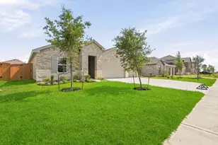 501 Comal Trl, Dayton, TX 77535 - Photo 3