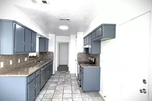15523 Pensgate St, Houston, TX 77062 - Photo 3