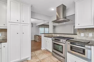 4611 Merwin St, Houston, TX 77027 - Photo 11