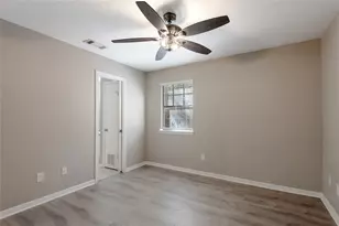 2402 Sycamore Ave, Huntsville, TX 77340 - Photo 19