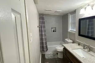 2402 Sycamore Ave, Huntsville, TX 77340 - Photo 9