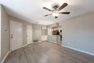2402 Sycamore Ave, Huntsville, TX 77340 - Photo 9