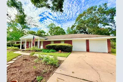 204 Hillcrest Drive, Alvin, TX 77511 - Photo 1