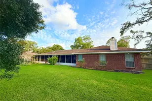 204 Hillcrest Dr, Alvin, TX 77511 - Photo 43
