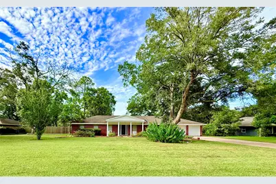 204 Hillcrest Drive, Alvin, TX 77511 - Photo 7