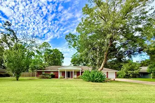 204 Hillcrest Dr, Alvin, TX 77511 - Photo 7