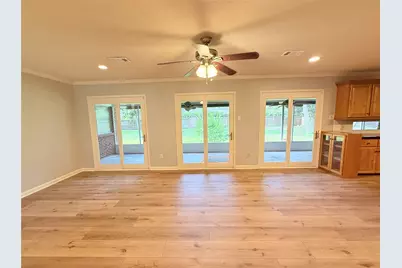 204 Hillcrest Drive, Alvin, TX 77511 - Photo 11