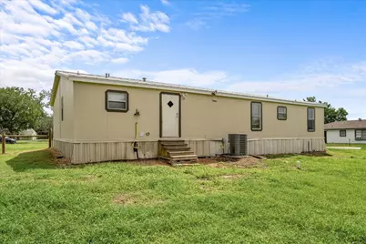 204 E Fayette Street, Ellinger, TX 78938 - Photo 13