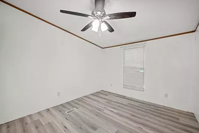 204 E Fayette Street, Ellinger, TX 78938 - Photo 9
