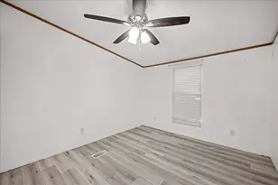 204 E Fayette St, Ellinger, TX 78938 - Photo 9
